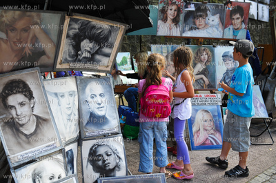 Sopot. Ulica Bohaterow Monte Cassino. Stragany malarzy...