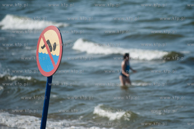 Gdansk. Wakacyjny, sloneczny dzien na plazy w Brzeznie.
Nz...
