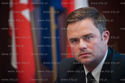 Elblag. Urzad MIasta. Wizyta prezesa PIS Jaroslawa...