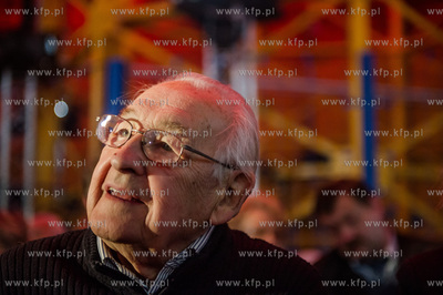 Gdansk. Byly zbiornik gazowy na terenie Polskiej Spolki...