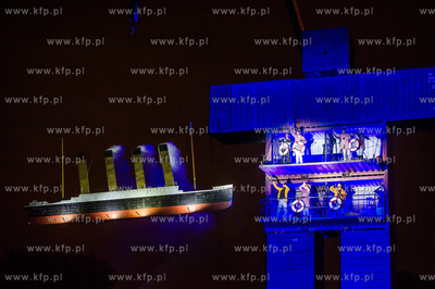 Gdansk. Plac Zebran Ludowych. XIX Miedzynarodowy Festiwal...