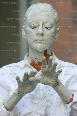 X Miedzynarodowy Festiwal Teatrow Plenerowych i Ulicznych...