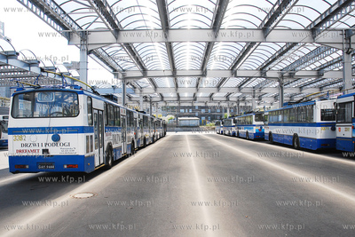 Gdynia. Nowa siedziba Przedsiebirtwa Komunikacji Trolejbusowej...
