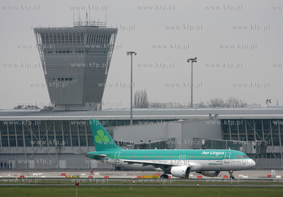Warszawa, Okecie. Nz. Airbus A320-214 Aer Lingus.
19.11.2008
fot.Sebastian...