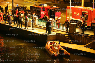 Szczecin. Okolo godz 00.20 samochod osobowy marki BMW...