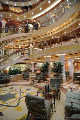 Wnetrza wycieczkowska Emerald Princess.
21.08.2009
fot....