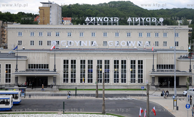 Dworzec kolejowy Gdynia Glowna oddany do uzytku po...