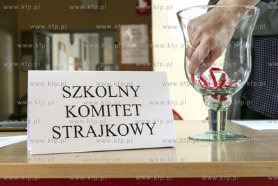 Ogólnopolski strajk nauczycieli. Akcja strajkowa w...