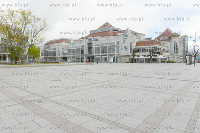 Sobota 25 kwietnia 2020 roku w Sopocie, godziny przedpołudniowe...