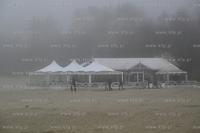 Sopot. Molo i plaza. Mgla. 14.04.2023 fot. Jerzy Bartkowski...