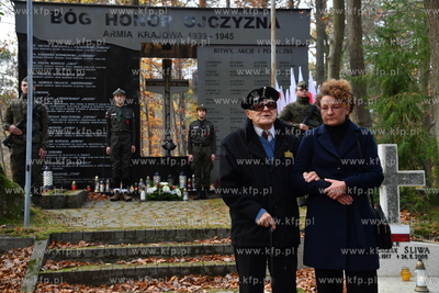 Sopot. Cmentarz komunalny. Modlitwa w kwaterze Armii...