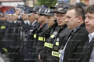 W nagrode za wspaniala sluzbe podczas gaszenia kosciola...