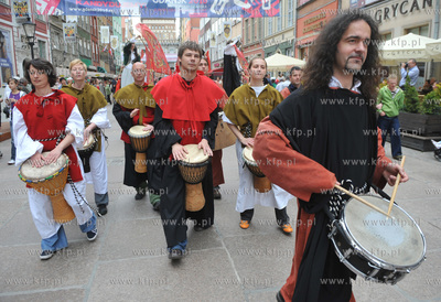 Uroczysta parada z okazji Swieta Miasta. Wjazd krola...