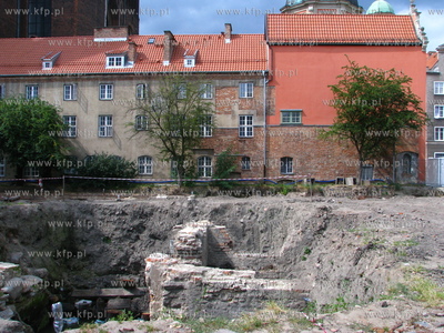 Wykopaliska archeologiczne na terenie tzw. law miesnych...