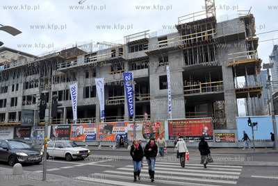 Budowa apartamentowca Transatlantyk na placu Kaszubskim...