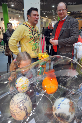 Akcja Dobroczynna Wielkanoc z Pompa w Galerii Handlowej...