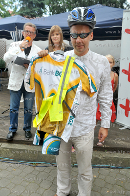 Festyn i akcja charytatywna "Zeszyt dla ucznia" na...