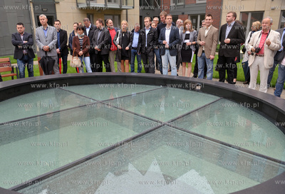 Odsloniecie fontanny Netuna na dziedzincu Kwartalu...