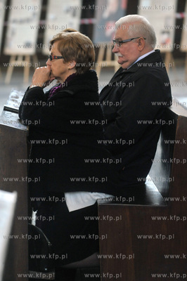 70 urodziny Lecha Walesy. Msza swieta w Bazylice Mariackiej...