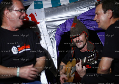 Sopot. Kilkudziesieciu zwiazkowcow ze stoczni Gdansk...