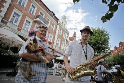 Parada jazzowa otwierajaca Sopot Molo Jazz Festival...