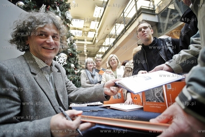 Gdansk. Centrum Handlowe Manhattan. Promocja albumu...