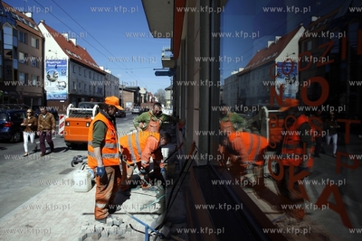 Sopot. Rewitalizacja Al.Niepodleglosci. Wymiana nawierzchni...