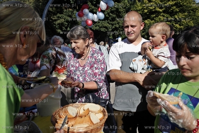 Plac De Gaulle'a w Gdansku Wrzeszczu. Piknik Rodziny...