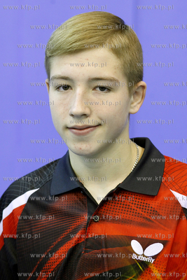 Tomasz Kotowski, tenisista stolowy. 18.11.2013 fot....