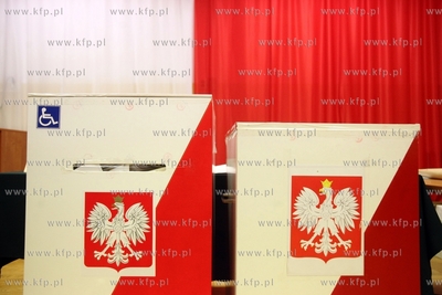 Pruszcz Gdanski. Wybory samorzadowe. Lokal wyborczy...