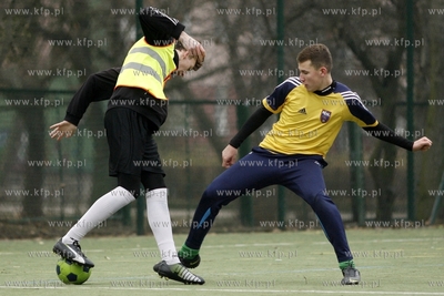 Gdansk Zaspa. Pilkarski turniej dzikich druzyn Do przerwy...