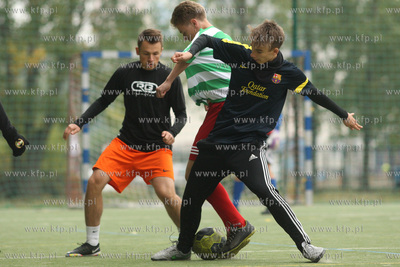 Gdansk Zaspa. Pilkarski turniej dzikich druzyn Do przerwy...
