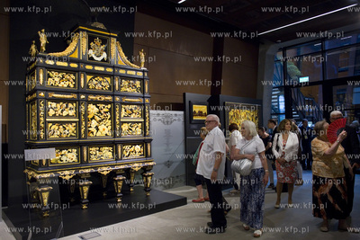 Europejskie Centrum Solidarności. Wystawa prac bursztynnika...