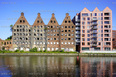 Zespół spichlerzy:Pod Koroną, Elbląg, Toruń, Gdańsk...