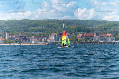 Sopot. Parada i wyścigi katamaranów przy sopockim...
