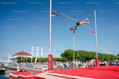 Sopot. 36. Tyczka na molo. Skoki pań. 24.06.2023 fot....