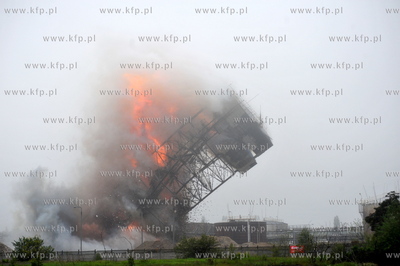 Gdansk. Wysadzenie w powietrze 60-metrowej wiezy na...