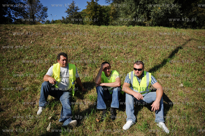 Gdansk. Trakt Sw. Wojciecha. Rybacy blokujac przejscie...