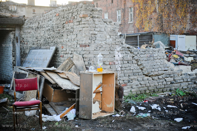 Gdansk. Remont drog i domow w gdanskiej dzielnicy Letnica,...