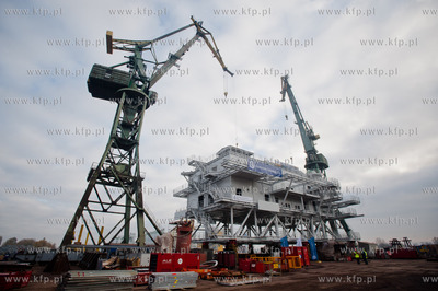 Stocznia Gdanska. Nabrzeze Francuskie. Uroczyste zakonczenie...