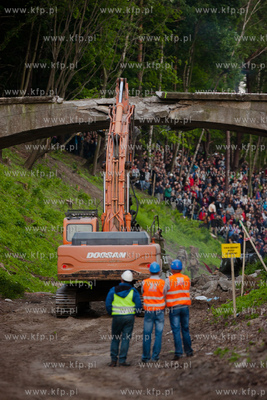 Wyburzanie Mostku Weisera na gdanskiej Strzyzy. 05.06.2013...