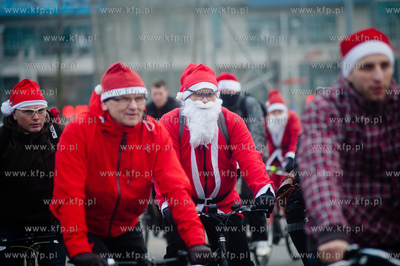 Gdansk. Parking pod Ergo Arena. Coroczna akcja Mikolaje...