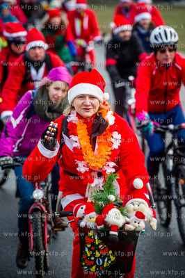 Gdansk. Mikolaje na rowerach jada dla Wielkiej Orkiestry...