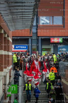 Wielki Piatek. Misterium Meki Panskiej na ulicach Gdanska.
25.03.2016
fot....