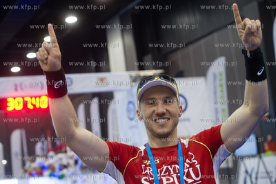 Zawodnicy na trasie II PZU Gdansk Maraton. 
Nz Jacek...