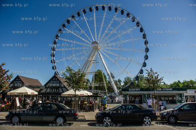 Gdynia. Pierwszy dzień funkcjonowania koła widokowego...
