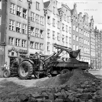 Remont nawiechrzni na Dlugim Targu w Gdansku.
17.05.1967
0000757z_maj1967
Fot....