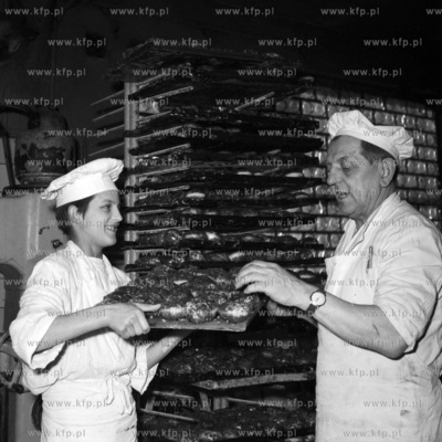 Przygotowania do Tłustego Czwartku w cukierni nr 1...