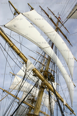 Wizyta zaglowca George Stage - najmniejszego pelnorejowca...