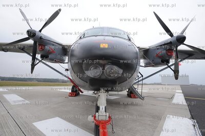 Baza lotnicza MW w Gdyni Babich Dolach. n/z samolot...